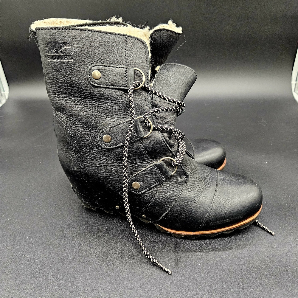 Sorel Women's Black Leather Wedge Boots Sz 10